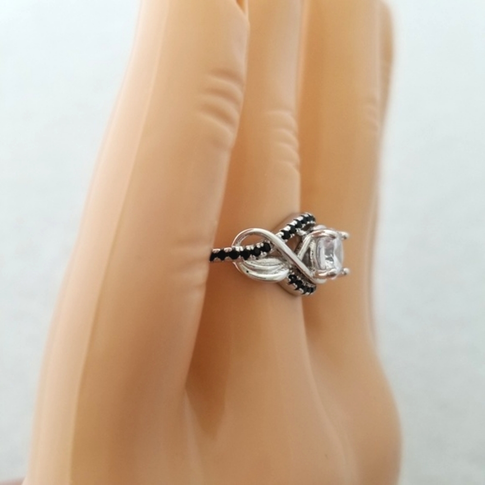 Black Spinel Leaf Design Ring - Picture 8 of 8